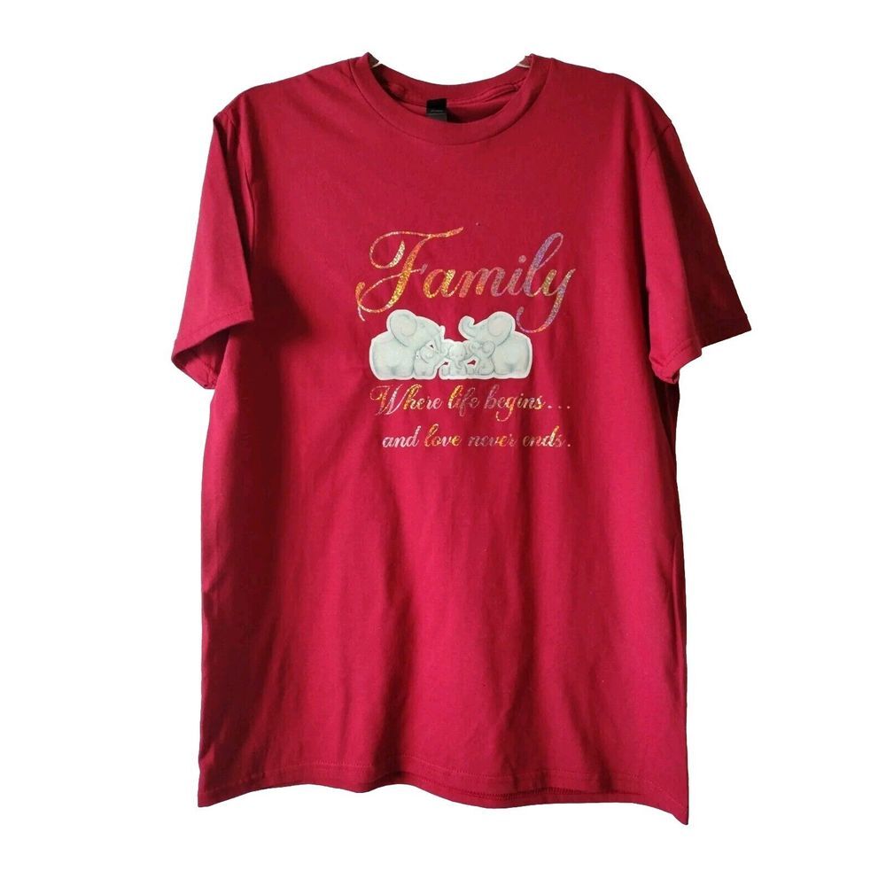 Anvil Woman Size Medium "Family"  Graphic Tshirt Short Sleeves Red Burgundy‎